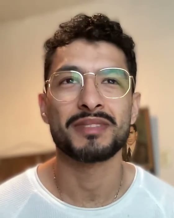 Mauricio hablando a cámara